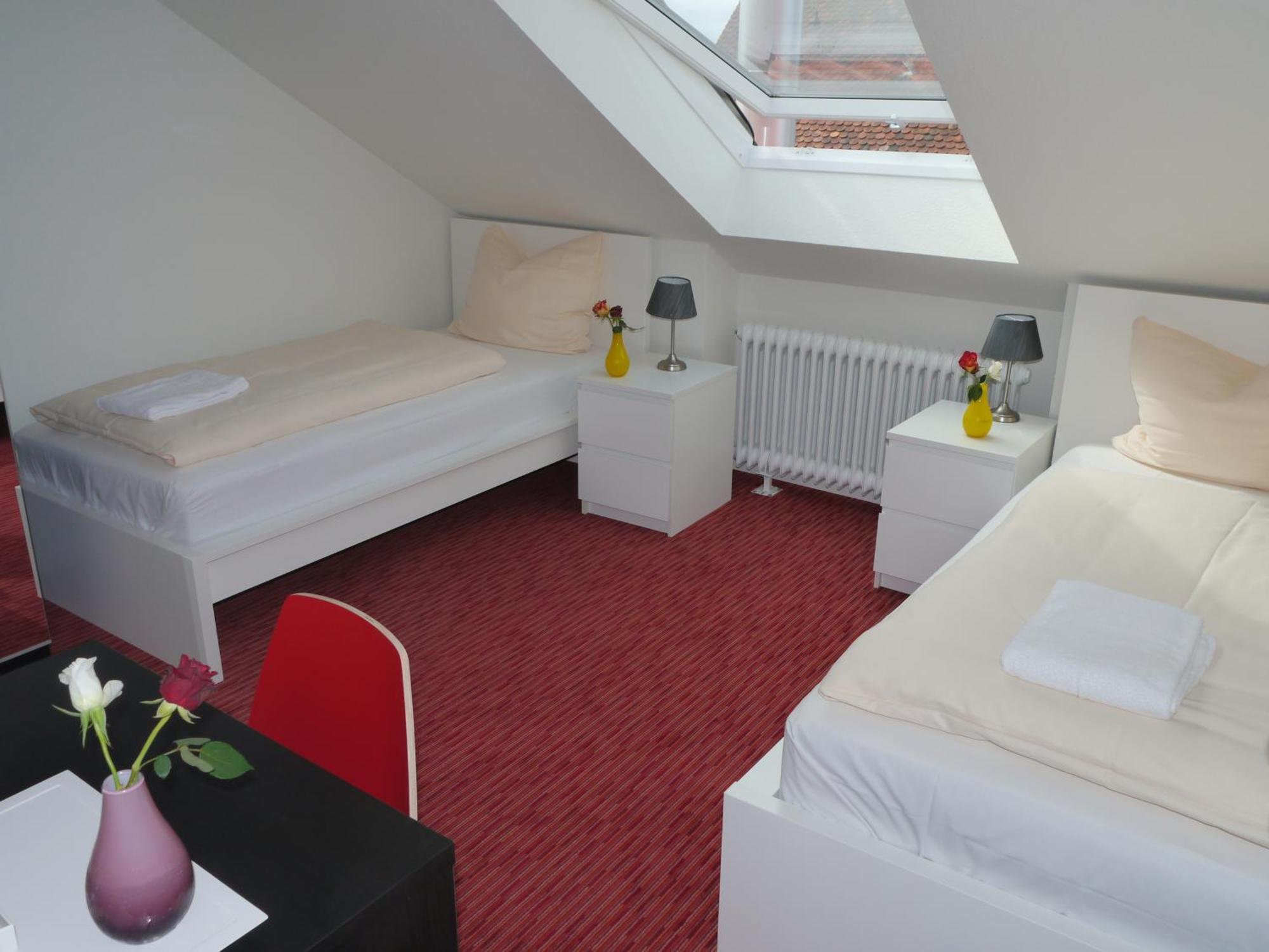 Mille Stelle Hotel Эггенштайн-Леопольдсхафен Номер фото